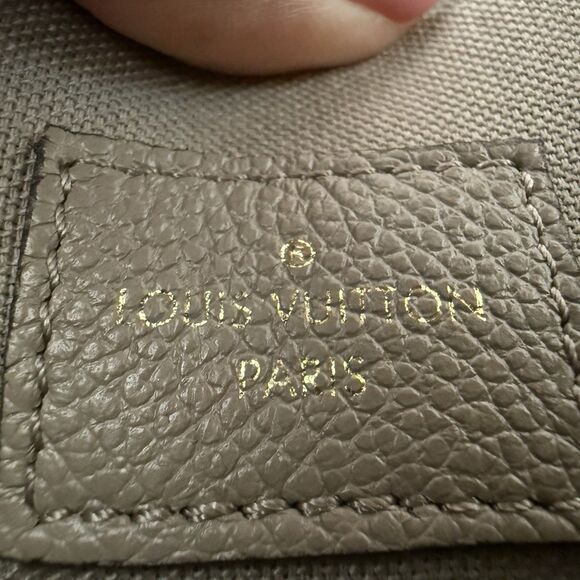 Auth Louis Vuitton Felicie Pochette Bicolor Monogram Empreinte Leather Dove Gray - Picture 4 of 16